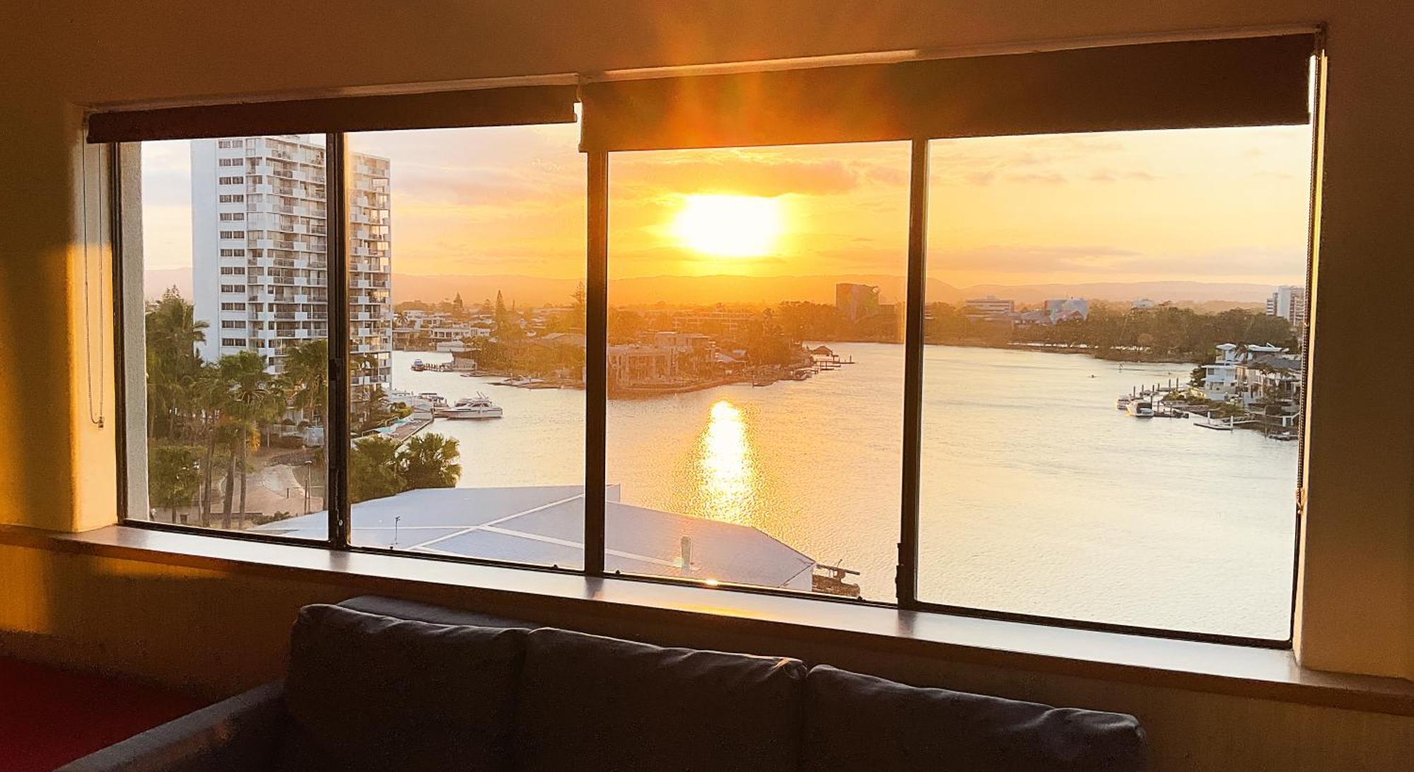 Tiki Hotel Apartments Surfers Paradise Gold Coast Exterior foto