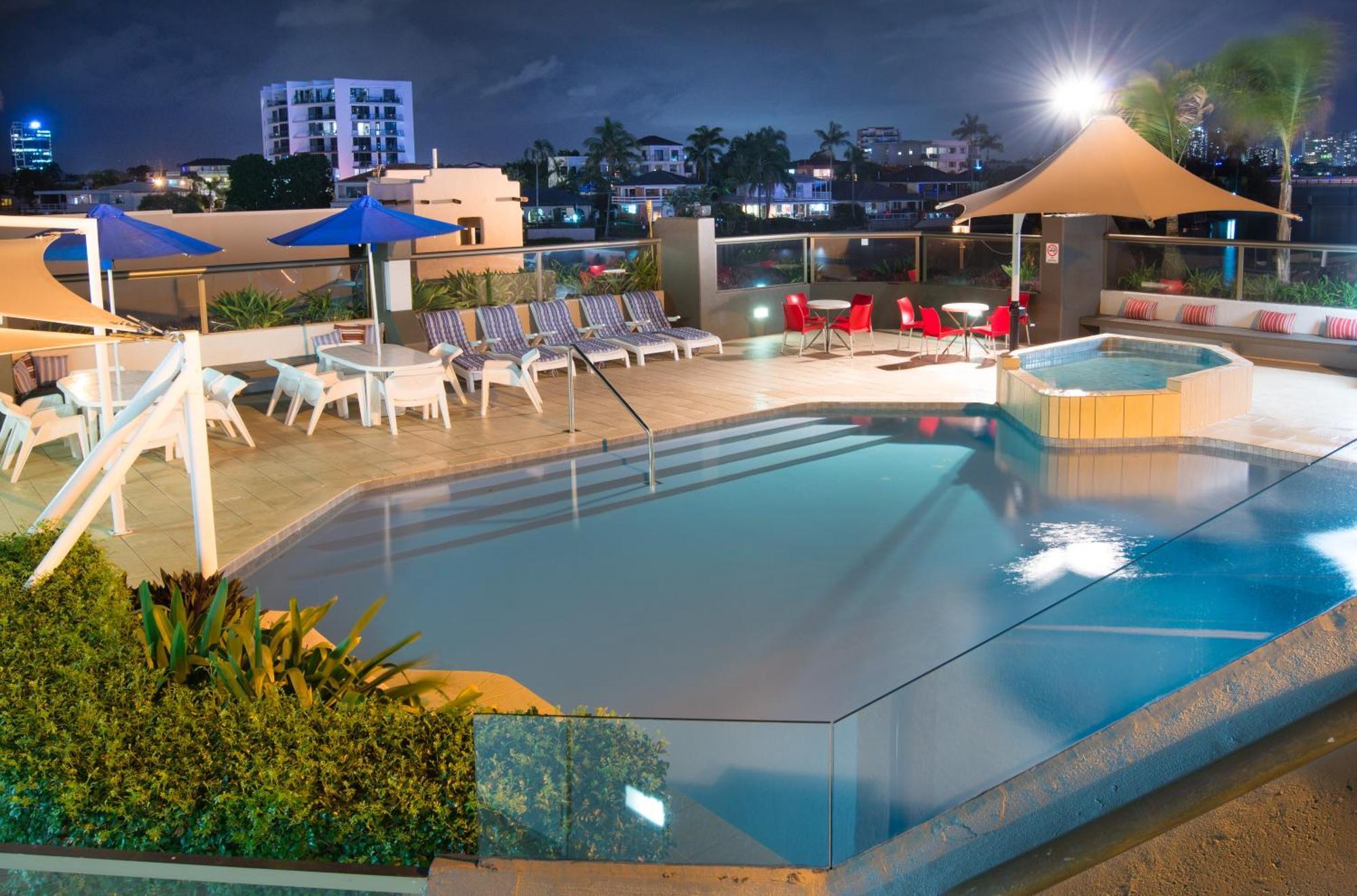 Tiki Hotel Apartments Surfers Paradise Gold Coast Exterior foto