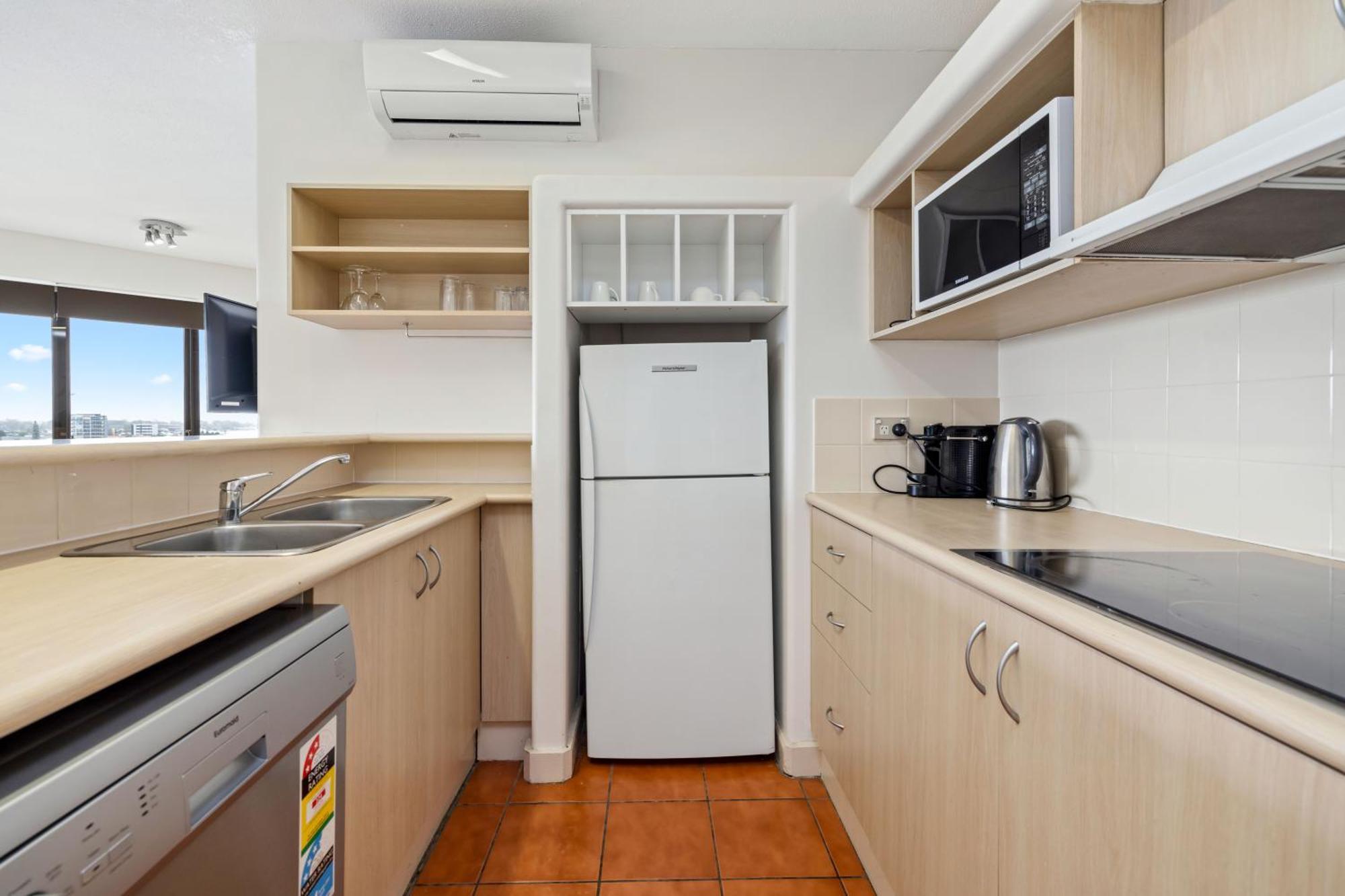 Tiki Hotel Apartments Surfers Paradise Gold Coast Exterior foto
