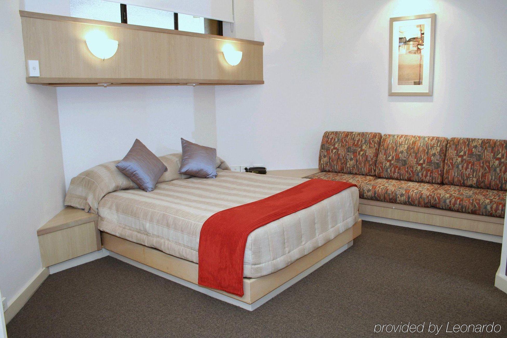 Tiki Hotel Apartments Surfers Paradise Gold Coast Exterior foto